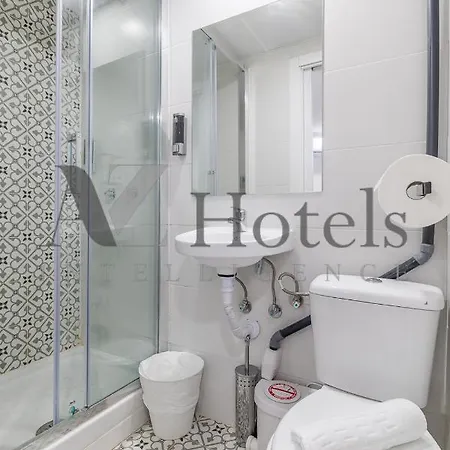 Ayz Elcano - Auto Check-in Guest house *
