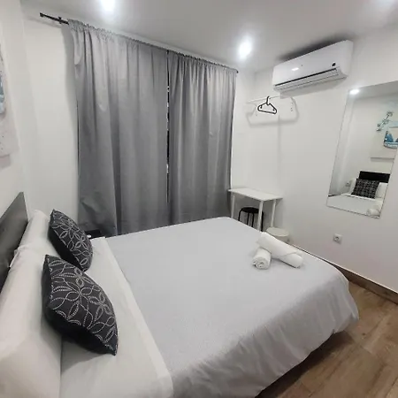 Ayz Elcano Hotel *