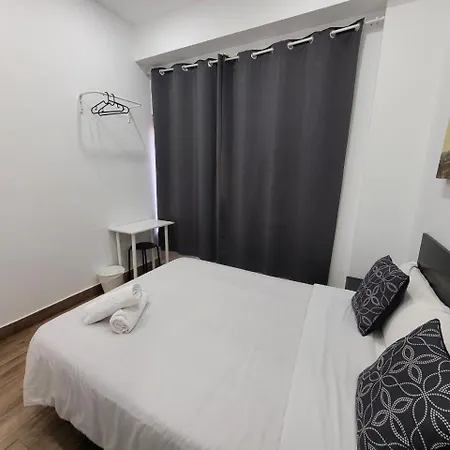 Ayz Elcano Hotel *