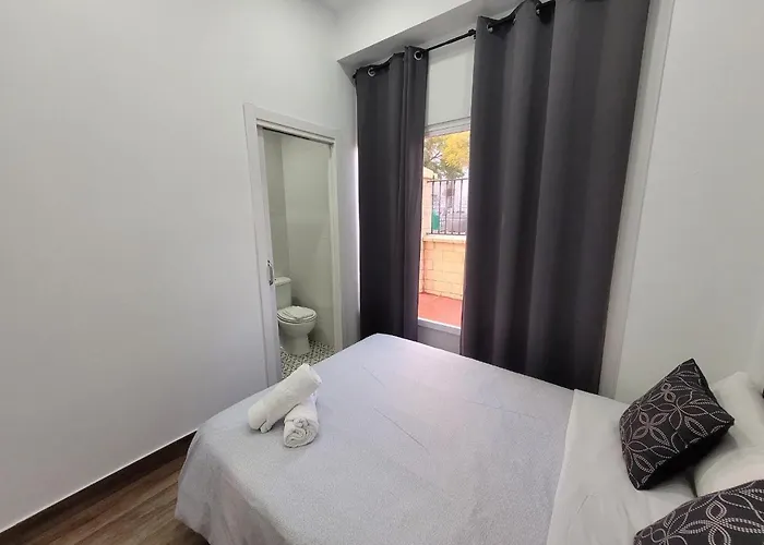 Ayz Elcano - Auto Check-in Hotel Málaga