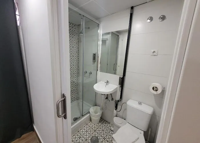 Ayz Elcano - Auto Check-in Hotel