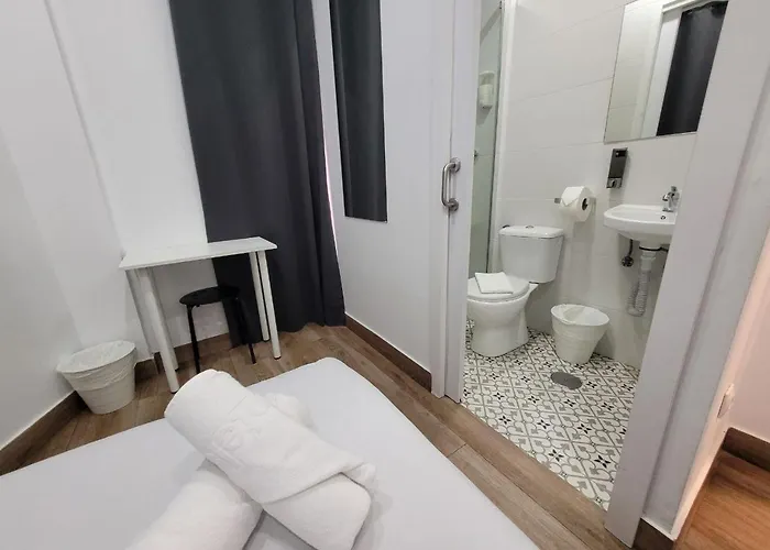 Ayz Elcano - Auto Check-in Hotel *