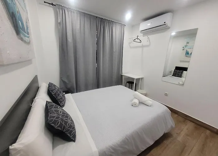 Ayz Elcano - Auto Check-in Hotel *