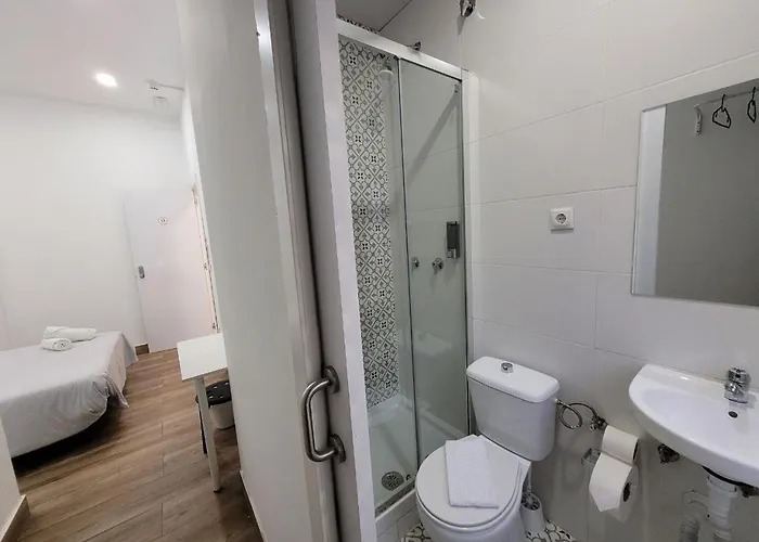 Ayz Elcano - Auto Check-in Hotel *