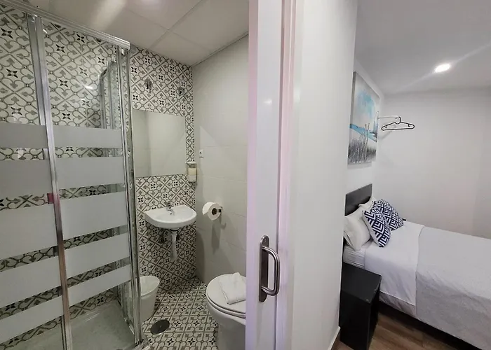 Ayz Elcano - Auto Check-in Hotel