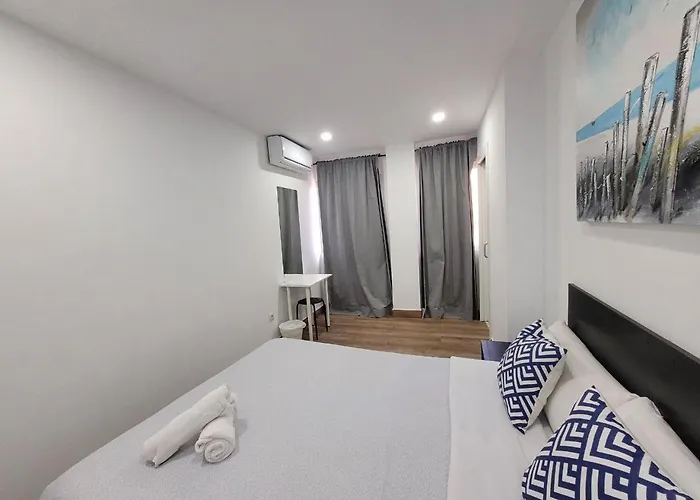 Ayz Elcano - Auto Check-in Hotel Málaga